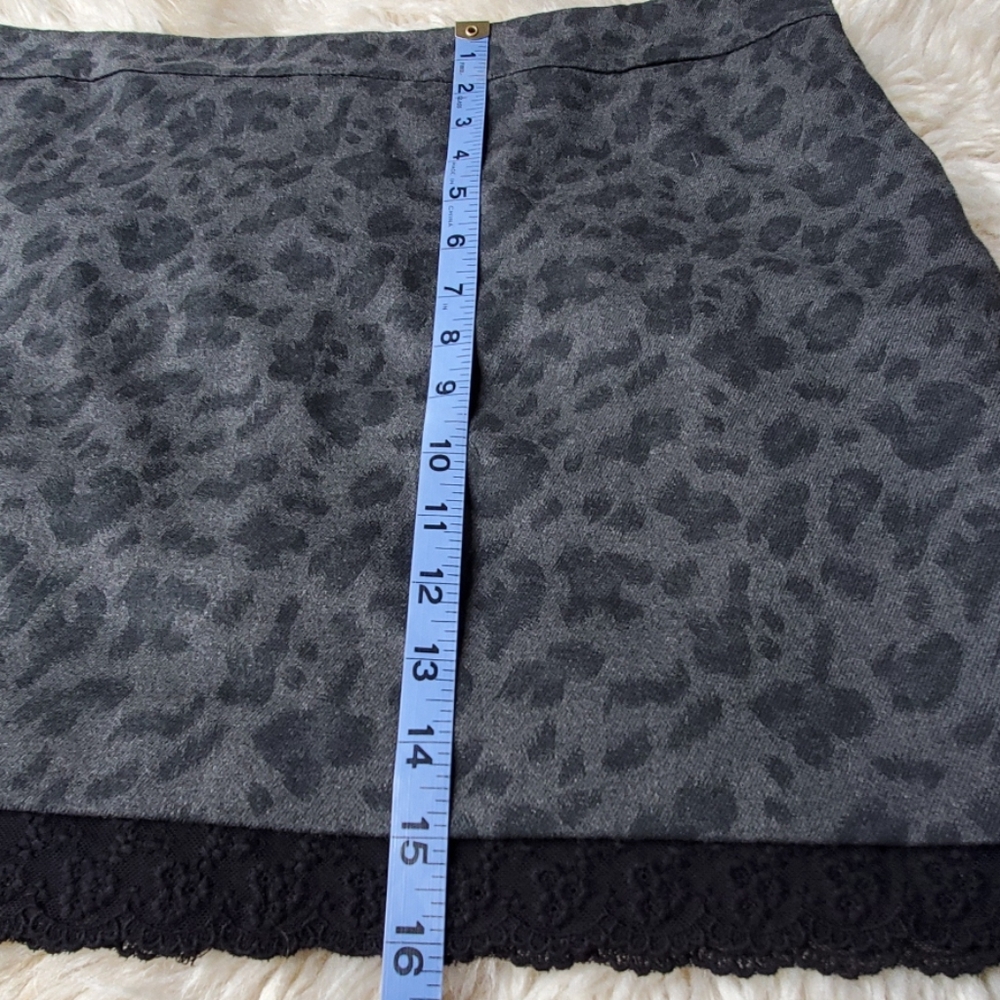 Jessica Simpson Cindy Leopard Print Grey Skirt - Picture 6 of 6